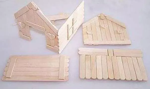 Hammer's House (45 foto): Come fare una casa da cartone e bottiglie di plastica? Caratteristiche delle case fatte in casa da legno, cocco e carta 11723_36