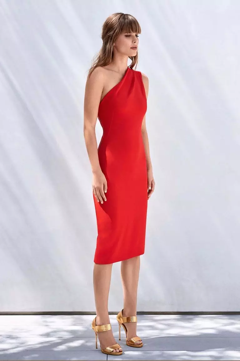 Mang một chiếc váy đỏ (69 ảnh): mà bạn có thể mặc một chiếc váy màu đỏ ở sàn và các mẫu ngắn, giày, váy đầm, quần bó và ren 1176_12