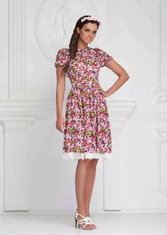 Batistan vestido com impressão floral