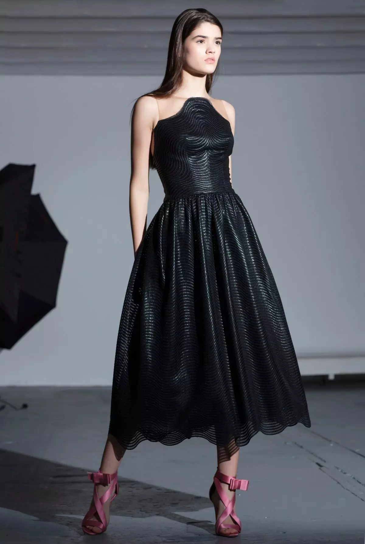 Sandalie zuwa Black Dress