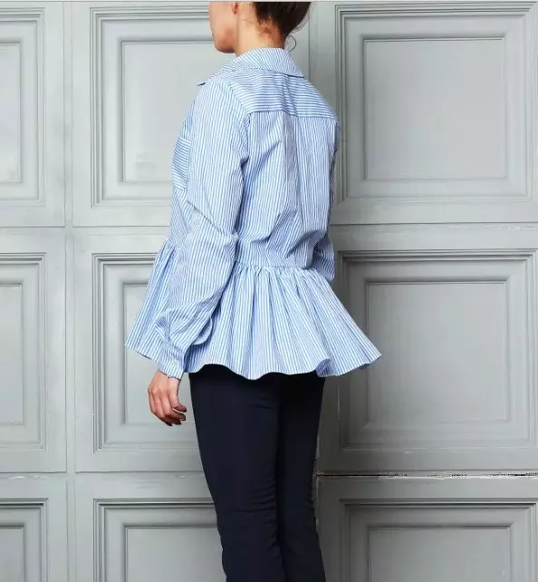 Chemise bleue pour femmes (112 photos): quoi porter et combiner une chemise bleue, bleu clair, pois, images à la mode 1217_17