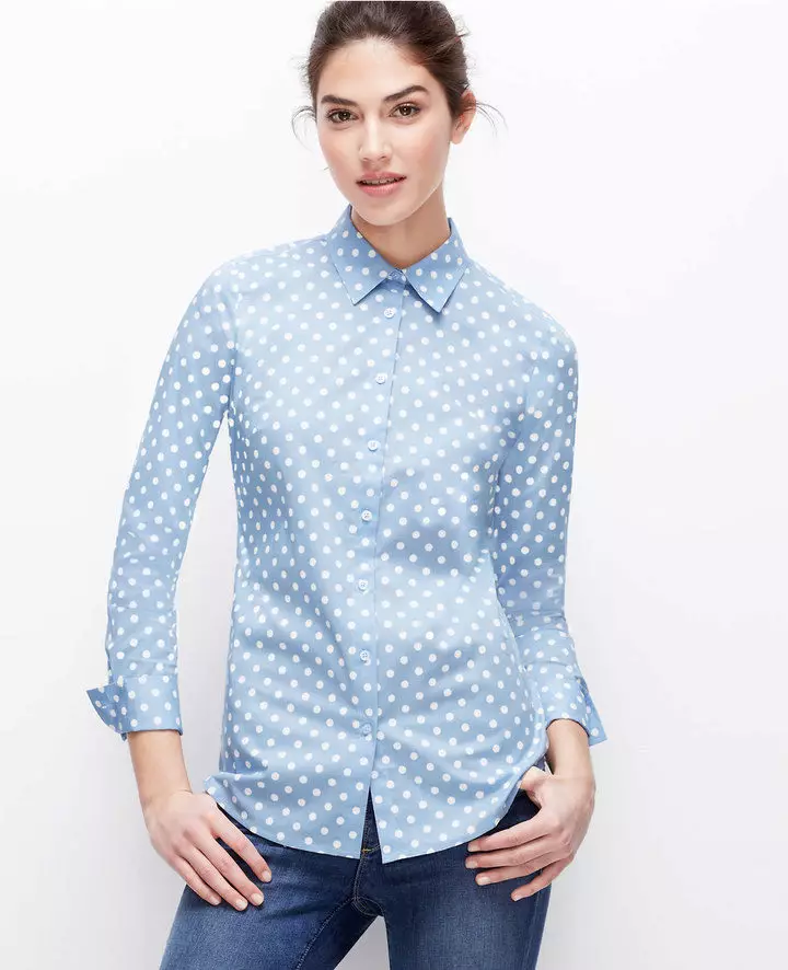 Chemise bleue pour femmes (112 photos): quoi porter et combiner une chemise bleue, bleu clair, pois, images à la mode 1217_51