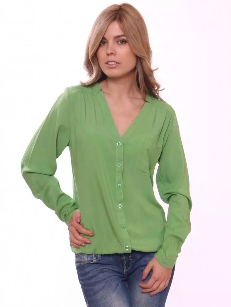 Green shirts (51 photos): What is wearing, dark green and light green models 1232_20