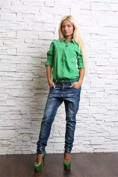 Green shirts (51 photos): What is wearing, dark green and light green models 1232_30