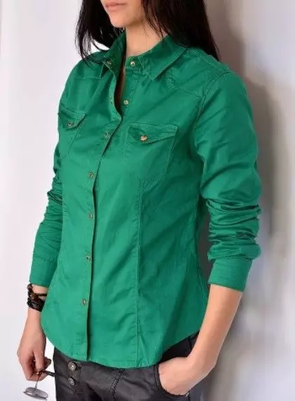 القمصان الخضراء (51 صور): ما هو يرتدي، الأخضر الداكن والفاتح نماذج الخضراء 1232_6