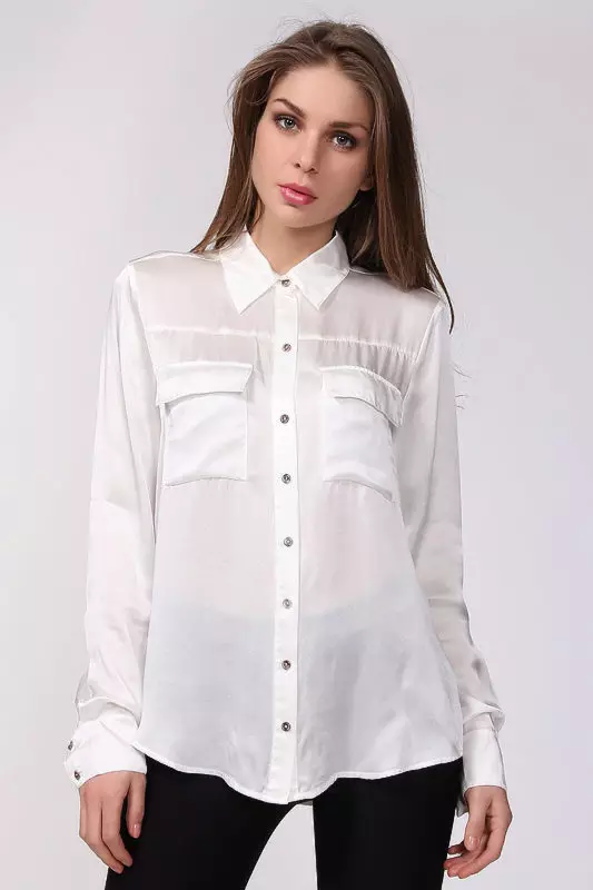 Chemise en soie (65 photos): Que porter une chemise de soie féminine, de la soie humide 1233_39