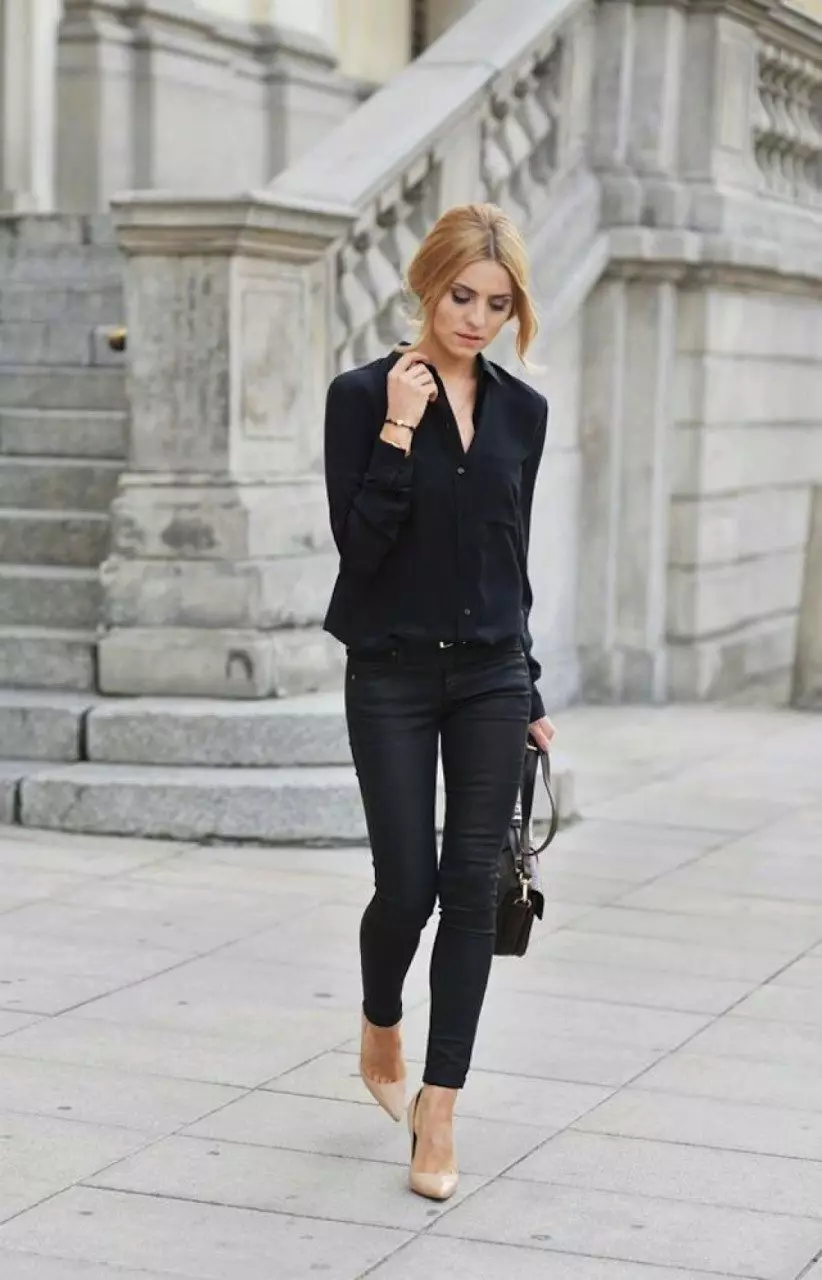黑色衬衫（55张照片）：穿女人衬衫，无袖，丝绸和雪纺，时尚弓 1237_52