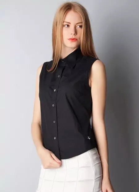 黑色衬衫（55张照片）：穿女人衬衫，无袖，丝绸和雪纺，时尚弓 1237_53