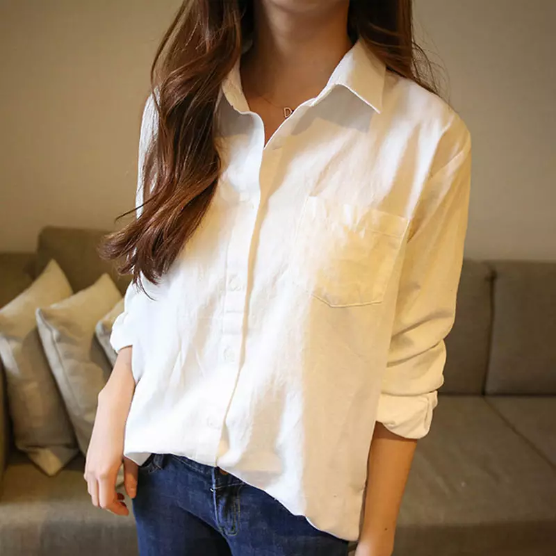 Bela srajca (79 fotografij): Ženska moda, kot metulj z belo majico, modeli z ovratnikom in brez, s tem, kar nosi 1246_32