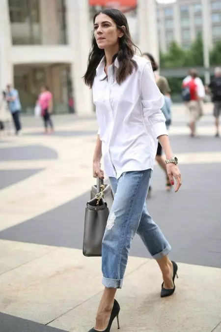 White Shirt (79 foto's): Damesmode, als een vlinder met een wit vrouwelijk shirt, modellen met een kraag en zonder, met wat draagt 1246_41