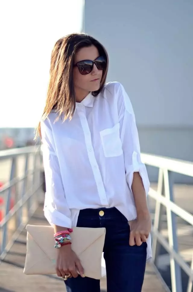 Bela srajca (79 fotografij): Ženska moda, kot metulj z belo majico, modeli z ovratnikom in brez, s tem, kar nosi 1246_57