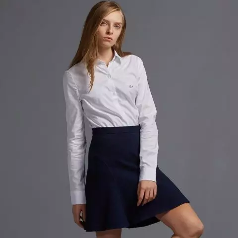 White Shirt (79 foto's): Damesmode, als een vlinder met een wit vrouwelijk shirt, modellen met een kraag en zonder, met wat draagt 1246_67