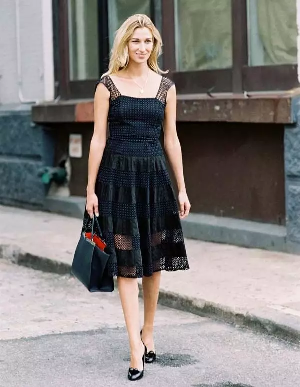 Черно Sarafan (111 снимки): Какво да се носят лятна рокля, офис, вечер, лятна рокля рокля, с каишка 1261_7