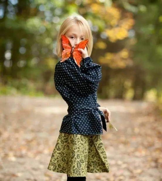 Pantallona të gjera dielli për një vajzë: si të qep, në një elastike, modelet, me çfarë të veshin 1291_26
