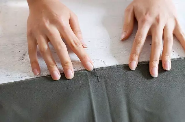Skirts me folds counter (37 foto): Çfarë duhet të veshin dhe si të qep, modelet 1297_27