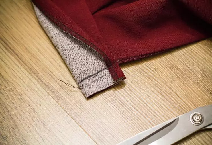 Faldas con pliegues bantle (37 fotos): Qué usar, cómo coser, patrones y clase magistral 1298_35