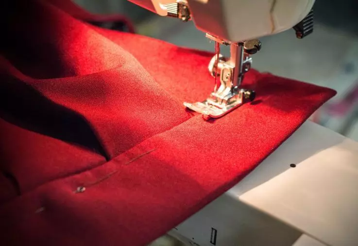 Faldas con pliegues bantle (37 fotos): Qué usar, cómo coser, patrones y clase magistral 1298_36