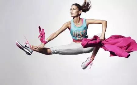 Olimpiya Nike (34 fotosurat): biz kuzning to'g'ri moda tendentsiyasini tanlaymiz 1308_2