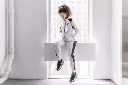 Olimpiya Nike (34 fotosurat): biz kuzning to'g'ri moda tendentsiyasini tanlaymiz 1308_27