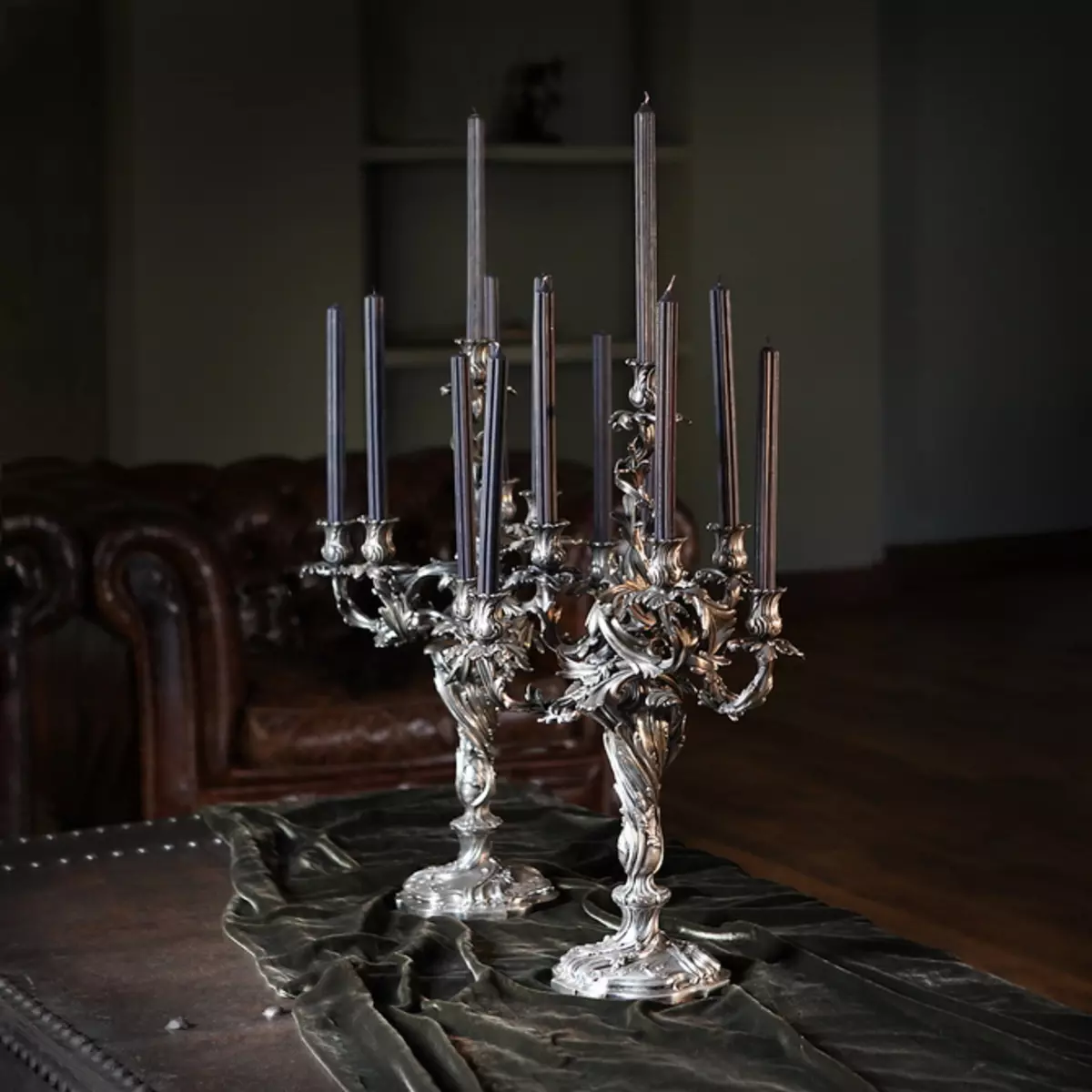 Kandelabra (85 fotografií): Velký svícen pro několik svíček, udělej to sami. Stěna a venkovní, LED, bronz, stříbro a jiné modely 13154_2