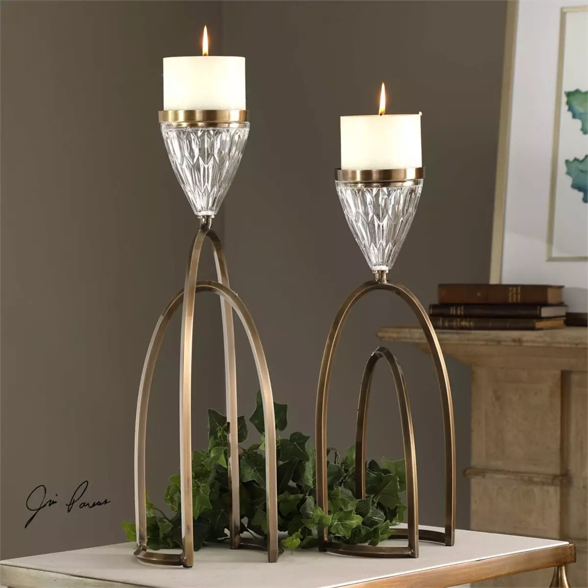 금속 촛대 : 금속 검은 촛대와 금, 하나의 촛불 및 5 촛불, 사슴 및 다른 철 장식 촛대의 형태로 13157_2