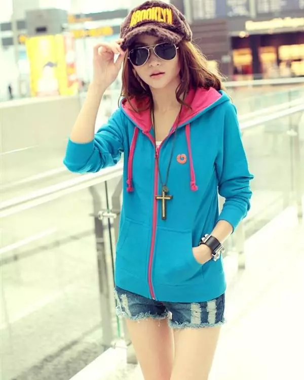 Hoodies Teens Fashionable (98 Foto): Pembom, model paling modis dan curam 2021 1318_12