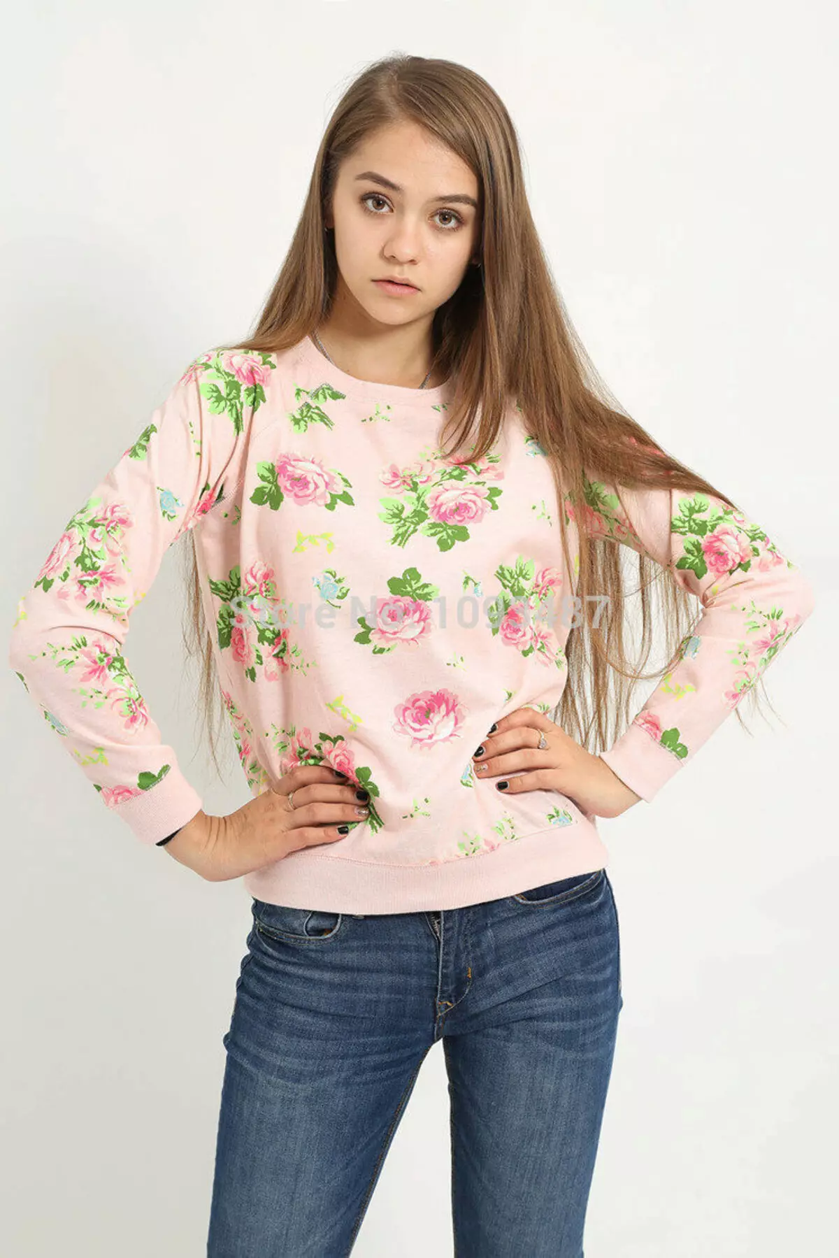 Modne nastolatki bluzy (98 zdjęć): bombowce, najmodniejsze i strome modele 2021 1318_18