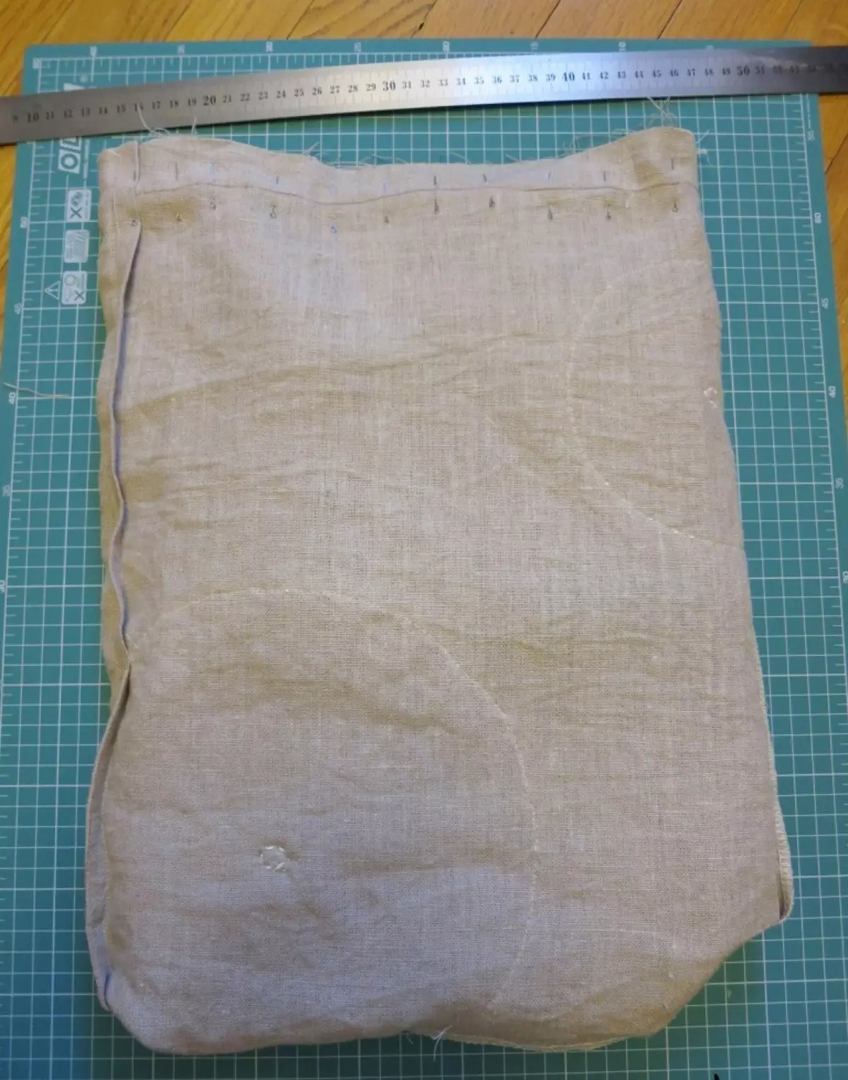 Jak šít pytel tkaniny s vlastními rukama (51 fotografií): Vzorty vzorů lnu a gobelínu, hlavní třída šicí modely z klapek 13249_18