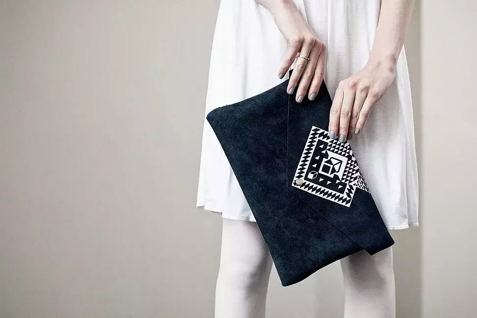 Δερμάτινη τσάντα με τα χέρια σας (164 φωτογραφίες): μοτίβο, πώς να ράψει από δέρμα και δερματίνη, master τάξη από κομμάτια, decoupage γυναικεία τσάντα 13259_50