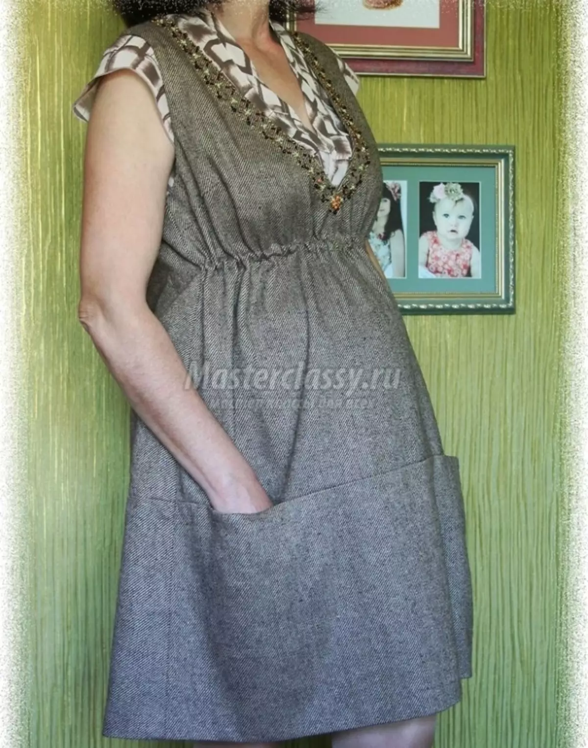 Sarafan Patterns (146 foto's): Hoe de zomer snel naaien en doe het gewoon zelf, met een taille op de schouders en in de stijl van Boho, voor zwangere vrouwen 13262_32