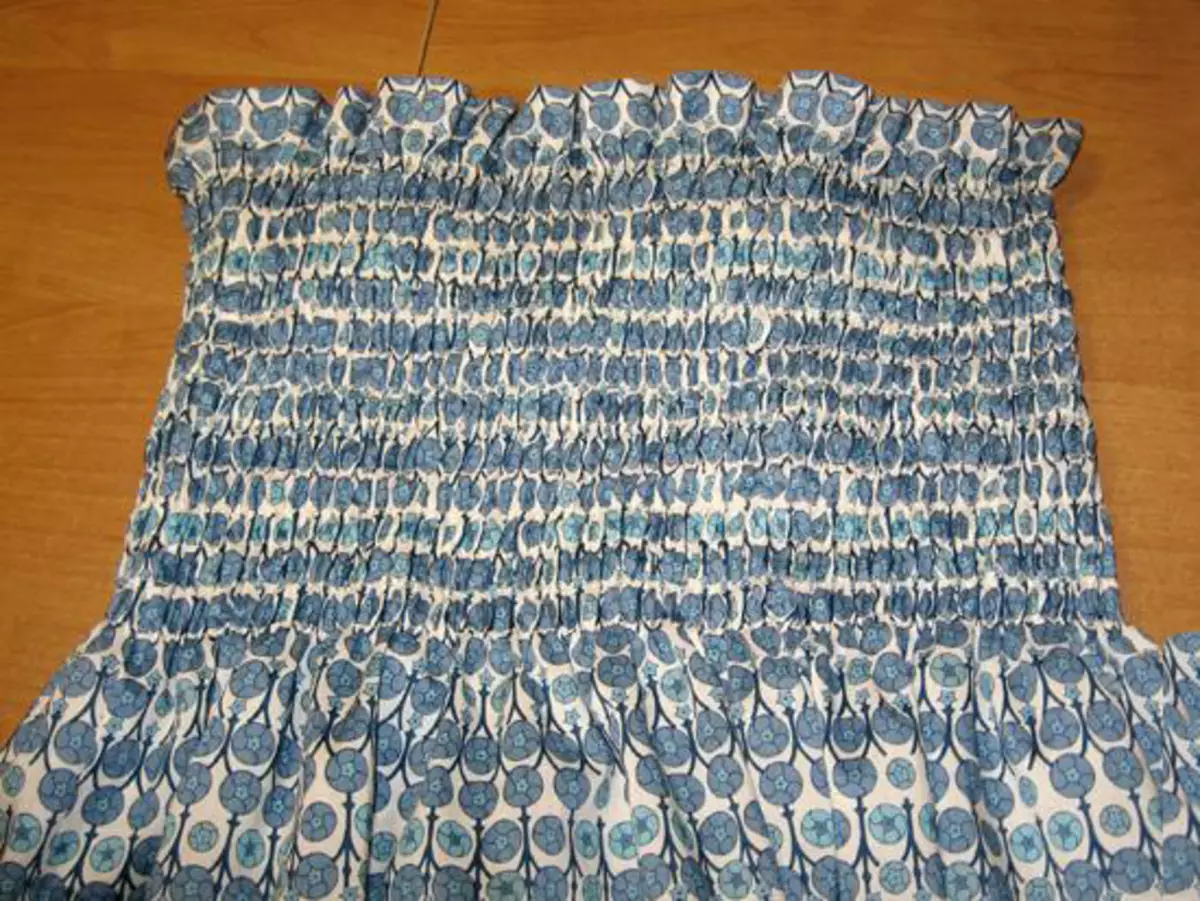 Sarafan Patterns (146 foto's): Hoe de zomer snel naaien en doe het gewoon zelf, met een taille op de schouders en in de stijl van Boho, voor zwangere vrouwen 13262_94