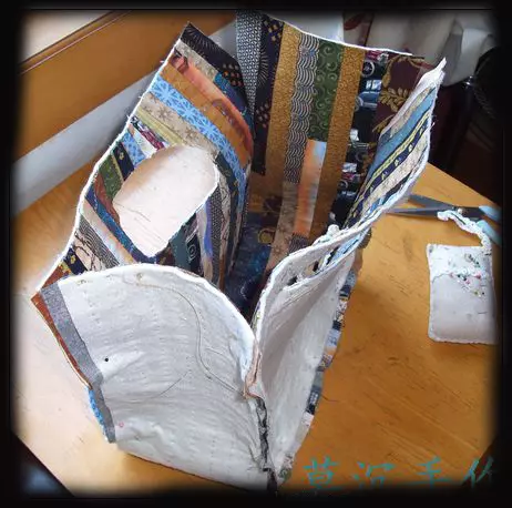 Bag med egne hender (170 bilder): Hvordan sy og lage mønstre trinnvis på beltet, med en Fermo'om, filt, tekstil, fra plastflasker 13264_102