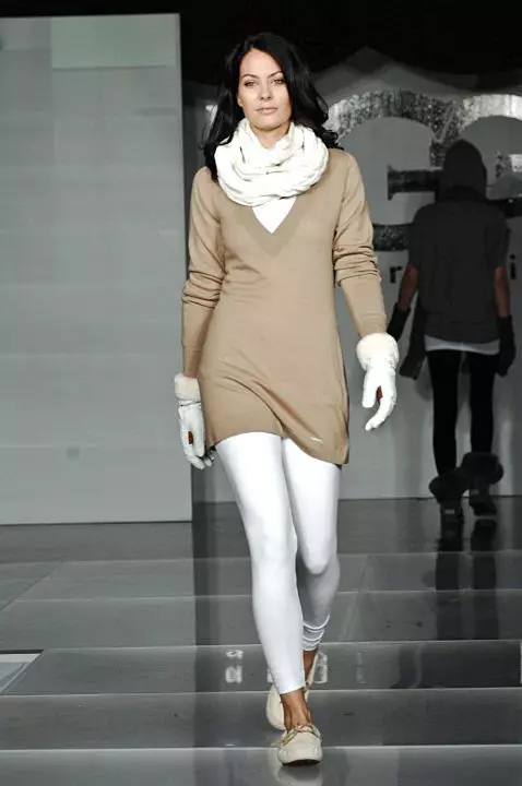 Уггі-мокасини (50 фото): жіночі моделі з хутром від Ugg Australia, з чим носити зимові хутряні і високі мокасини, відгуки 13268_5