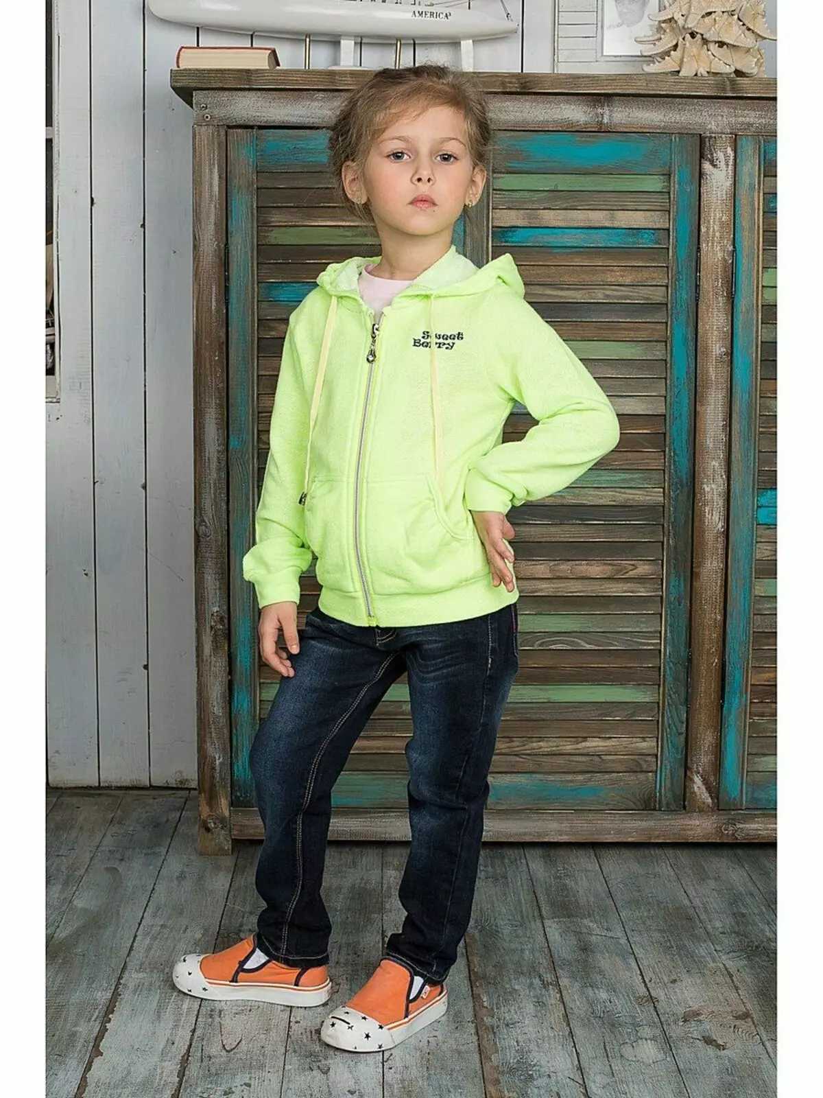 Sweatshirt for jenta (80 bilder): ungdommodeller for jenter 10-12 og 13-14 år gammel, Sweatshirt Faberlik, Nekst, Pels, Lightning 1326_11