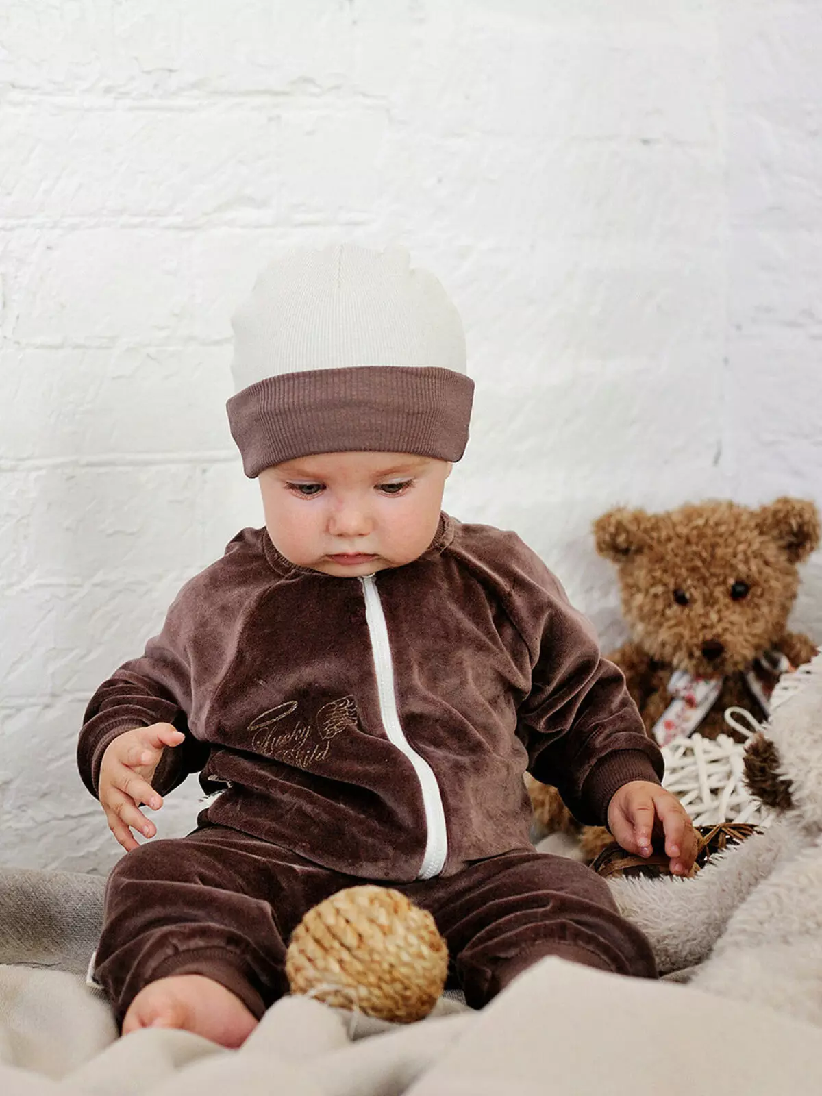 Sweatshirt voor het meisje (80 foto's): adolescente modellen voor meisjes 10-12 en 13-14 jaar oud, sweatshirt Faberlik, Nekst, on bont, bliksem 1326_28