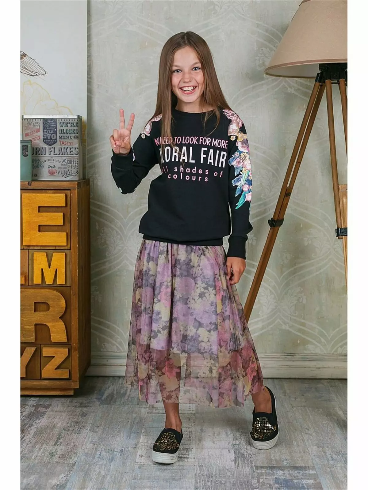 Sweatshirt for the girl (80 photos): adolescent models for girls 10-12 and 13-14 years old, Sweatshirt Faberlik, Nekst, on Fur, Lightning 1326_54