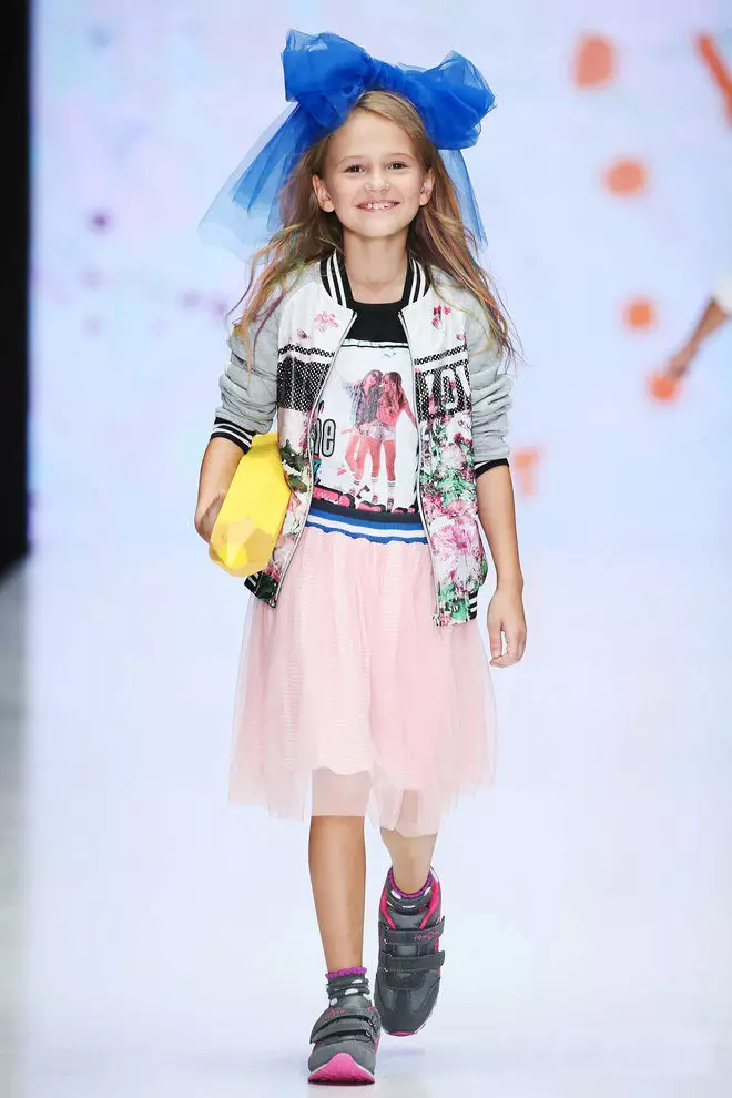 Snickers za dekleta (60 fotografij): modeli čevljev za dekleta 10-12 let, zimske modne možnosti za najstnike 13270_14