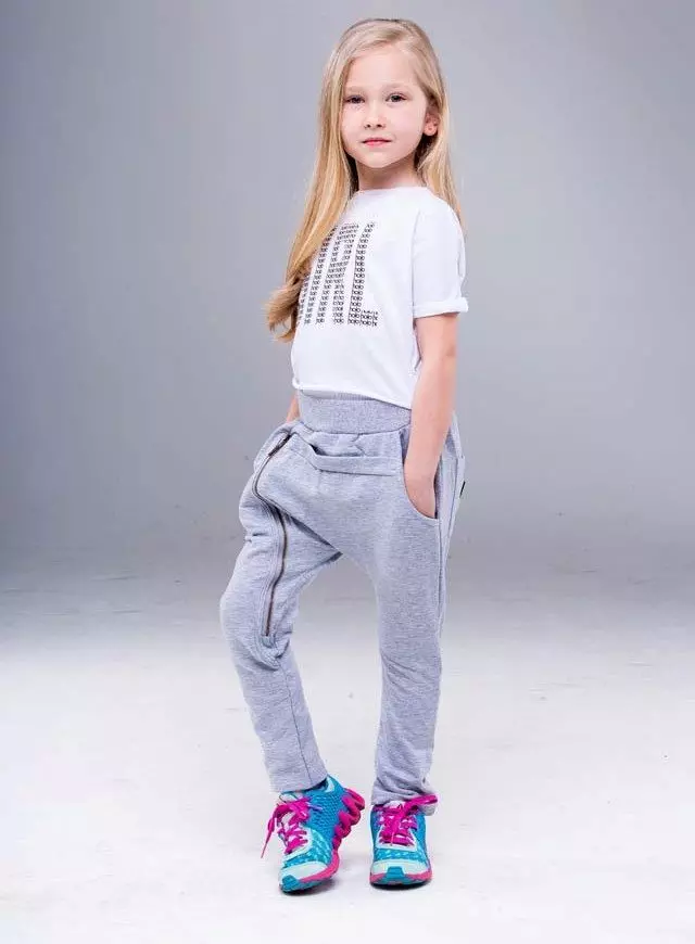 Snickers برای دختران (60 عکس): مدل های کفش برای دختران 10-12 ساله، گزینه های مد روز زمستانی برای نوجوانان 13270_16