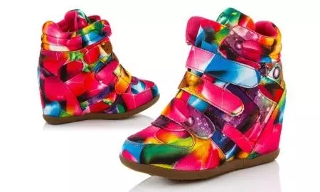 Snickers برای دختران (60 عکس): مدل های کفش برای دختران 10-12 ساله، گزینه های مد روز زمستانی برای نوجوانان 13270_17