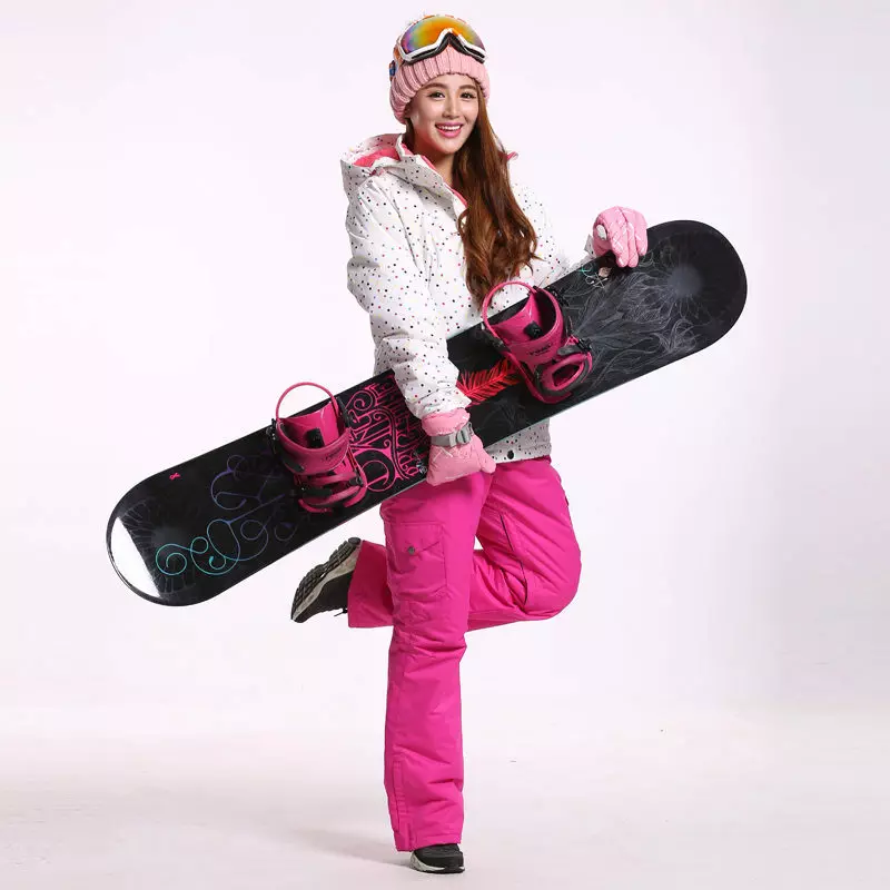 Jumpsuit snowboard (64 grianghraf): rabhlaeir baineann agus déagóirí le haghaidh snowboarding, ó Tigon, Roxy, Eagrú Pictiúr, AerBlater 13283_58