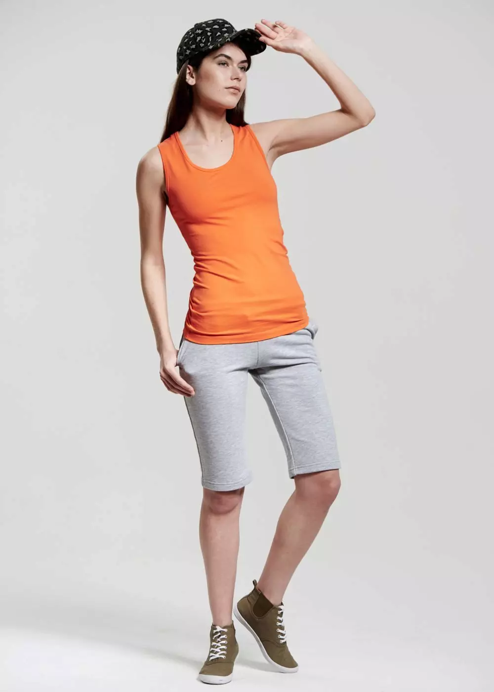 Sports shorts (84 billeder): Kort kvindelige sportsmodeller, shorts nederdel, stram, sort, dragt, strikket 13304_23