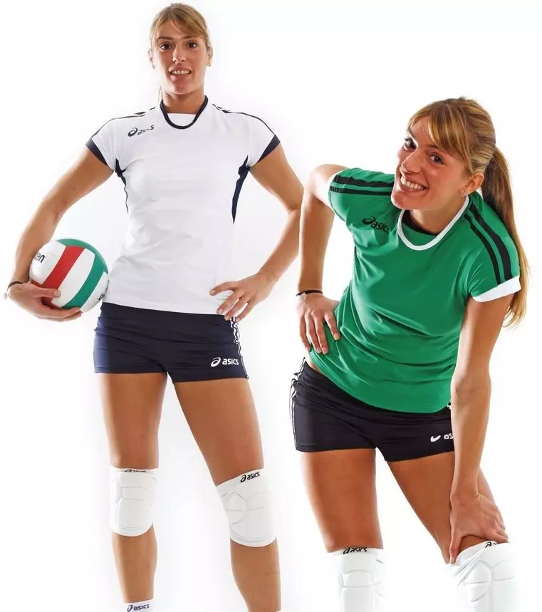 Sports shorts (84 billeder): Kort kvindelige sportsmodeller, shorts nederdel, stram, sort, dragt, strikket 13304_42