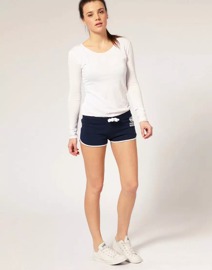 Sports shorts (84 billeder): Kort kvindelige sportsmodeller, shorts nederdel, stram, sort, dragt, strikket 13304_6