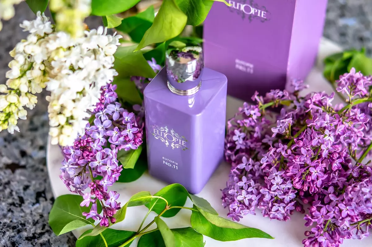 Imbum sareng bau Lilac: parfum, cai toilet sareng parfum sanésna kalayan bau Lilac, katerangan, parfume pikeun awéwé 13334_12