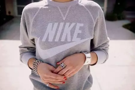 Nike signshot nike (39 акс): Моделҳои Nike, бо чӣ пӯшидан 1334_13