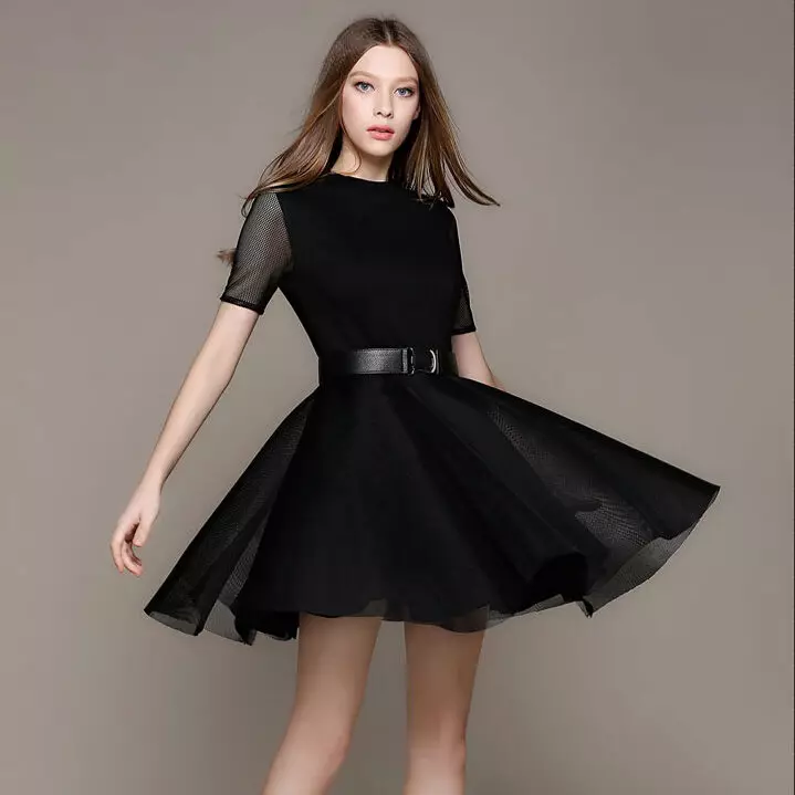 Černé šaty s sukně slunce