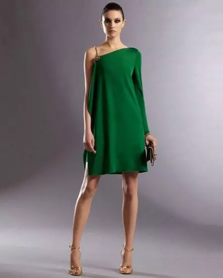 באסימטרי העליון של שמלה עם שרוול ארוך אחד