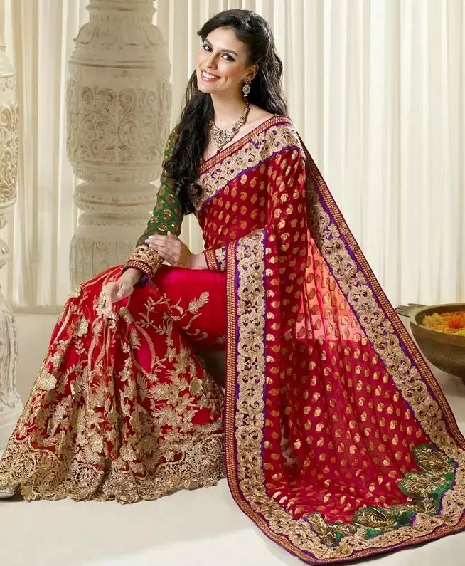 Red Sari di nozze.