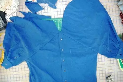 formació de la pel·lícula en un vestit fet de camisa dels homes