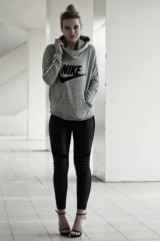 ქალთა Sweatshirts Nike (Nike) (58 ფოტო): სპორტული მოდელები, Nike Air, Nike-AW77, ბეჭდვით 